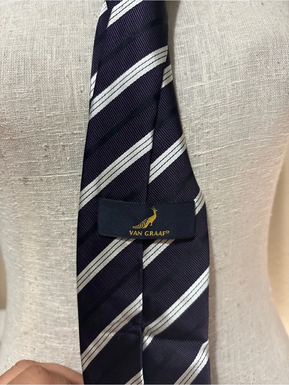 VAN GRAAF Men’s Silk Blend Navy Blue White Striped Tie Gold Crest Business
